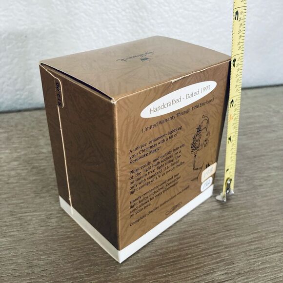 Hallmark Magic Light Dog’s Best Friend Vintage Christmas Ornament 1993 - Picture 2 of 2